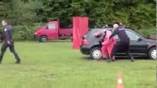 Police dogs attacking thieves training part 1
