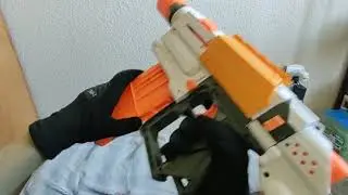 Modern Warfare Mp5 reloads with Nerf