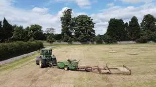Baling Hay 2020 - John Deere 7700 / 456A
