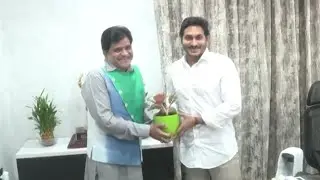 Comedian Ali meet AP CM YS Jagan at the camp office in Tadepalli | Ali meet with ap cm Ys Jagan