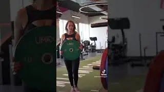 When girls shoot their shot&hellip; #miami #funnyskits #viral #miamistrong #comedy #couples