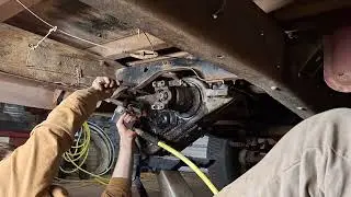 1971 Ford F250 divorced transfer case install with straight exhaust manifold cold start!!