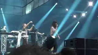 Peter Luts ft. Lien Vervoort - The Rain (Live At MilkFest Sportpaleis Antwerpen 19-10-2013)