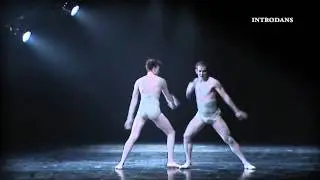 Introdans | Sad Case | choreografie Sol L&eacute;on en Paul Lightfoot