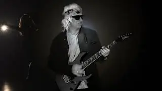 Streetwise Romeo Debut Single - Carry The World - Launch 6 December 2020