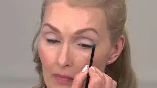 Edward Bess Matte Artiste 8-well Eye Shadow Palette with Leah Williams