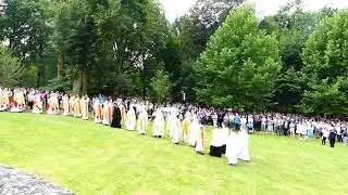 Odpust ku czci św. Jacka w Kamieniu Śląskim - procesja na wejście