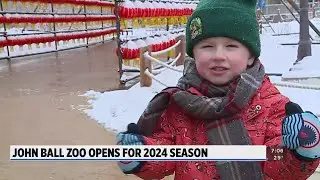Visitors enjoy snowy opening day at John Ball Zoo