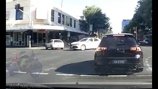Aussiecams - Cars collide at Adelaide intersection, lucky to stop before shopfronts 😮