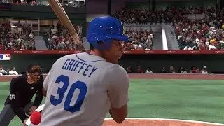 MLB The Show 19 Moments: Ken Griffey Jr. and Sr. go deep!