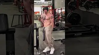 Focusing#aesthetic#muscle#motivation#posing#abs#chest#biceps#model#body#hunk#gym#workout#back#bulge