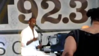Brian McKnight covers Jeffrey Osborne and Luther Vandross (Acoustic)