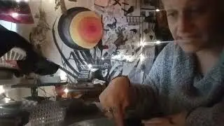 Бывший хочет связаться с вами, чтобы дать понять, что он трезв и свободен от наркотиков, что он х...