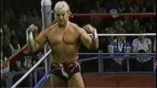 Pro Wrestlers Double Bicep Flex
