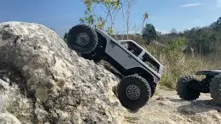 Axial Wraith Spawn tire test 4x4 off-road rock crawling