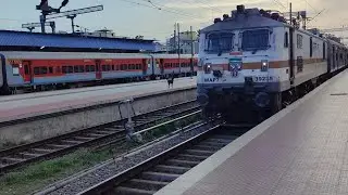 BOARDING JAMNAGAR  TIRUNELVELI EXPRESS From TRIVANDRUM CENTRAL Station🚉