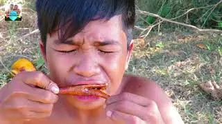 Primitive Technology Eating Delicious In Jungle Cook leg of chicken #046