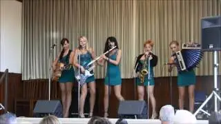 Navihanke 2014 USA Tour - Opening number in San Francisco