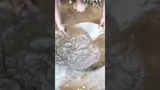 Shocking Gold Discovery! Gold Panning at Riverbank Reveals Hidden Treasure