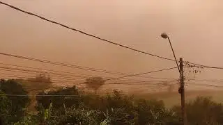 veja como ficou a cidade de Pontal coberto de poeira