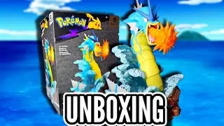 UNBOXING EPICO a Esta FIGURA DE GYARADOS Con Luzes De POKEMON!!! (Marca Jazwares)