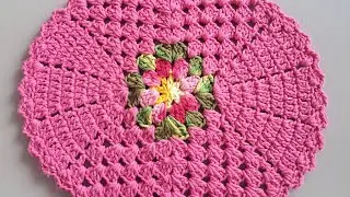 Trilho de Mesa Folha 🌸 Todo Rosa em Crochê | Delicado e Sofisticado