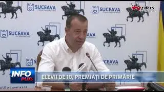 ELEVII DE 10, PREMIAȚI DE PRIMĂRIE