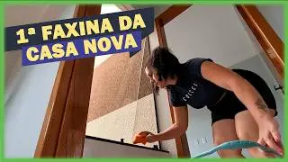 Fazendo a primeira faxina na casa nova - Nosso Lar - Ep. 09