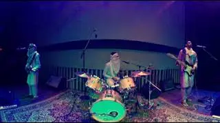 360°—Mdou Moctor