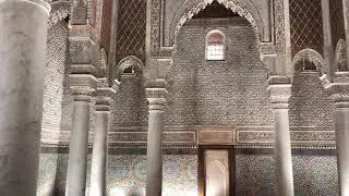 40 minutes in line for 30 seconds of video at the Saadian tombs