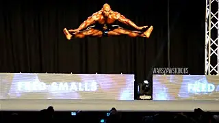 Fred Smalls - Dancing Bodybuilder - 2014 Prague Pro posing