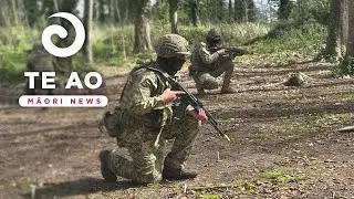 PM visits UK Defence base ground; Māori culture cited as &lsquo;point of difference&rsquo; | Te Ao Māori News