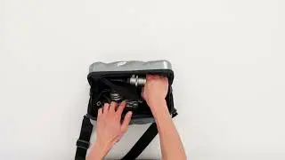 【產品細節】CRASH BAGGAGE Maxi ICON 撞擊隨身包(大) 極光銀｜CRASH BAGGAGE