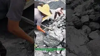 Manual Decomposition and Loading of Large - Sized Coal Pieces