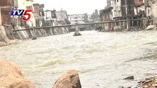 GHMC Operation Demolition |Ground Report on Hussain Sagar to Moosi River | TV5 News