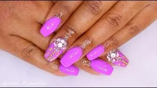 Purple acrylic nails with rhinestones/crystals - Queenii Rozenblad