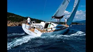 Elan Yachts / Beautiful Elan E5 'Best Of Both Worlds' Performance Cruiser