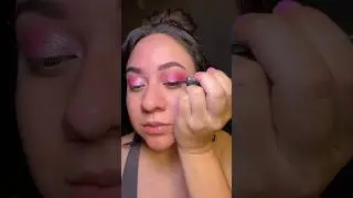 💕✨ #pinkeyeshadow #valentineseyeshadow #valentinesmakeup #shimmeryeyeshadow