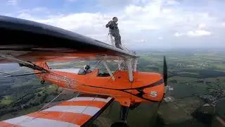 Wingwalking with AeroSuperBatics