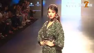 Sonal Chauhan Looks Edgy in this Embellished Outfit at the Lakme Fashion Week 2017!