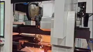 TM350 6KW two-chucks tube laser cutting machine with front chuck offset cutting function
