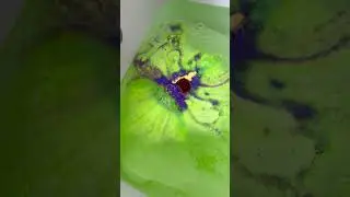 Lush Peace, Love & Pizza Bath Bomb | July 2024 | #Lush #BathBombs #BathBombDemo @LUSH