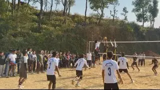 हाम्रो बच्छला मा.वि र गणेशकुण्ड मा.वि बिच भएको निकै प्रतिस्पर्धात्मक छात्र भलिबल #keepsupporting 