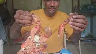 Have you ever tried this simple local dish .(Coconut crab 🦀)