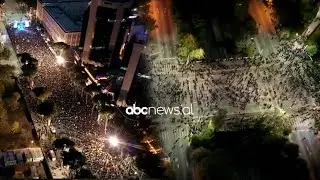 Pamjet me dron nga protesta e Berish&euml;s dhe e Met&euml;s, sa &euml;sht&euml; pjes&euml;marrja? | ABC News Albania