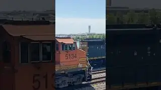 EPIC Train MEET with EPIC Lashups in Arlington! #csx #bnsfrailway #railfanning #railroad #shorts