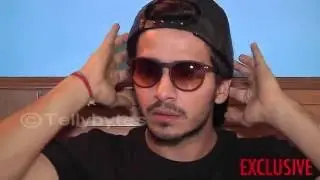 Param Singh bhatia receive gifts from fans PART 5..