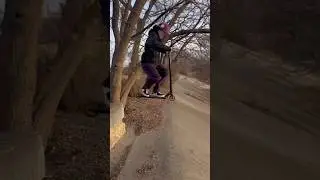 Street Scooter Hill Bomb!