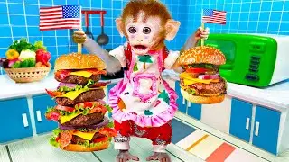 Baby monkey Bi Bon go to the supermarket to make hamburgers and enjoy with puppy and cat