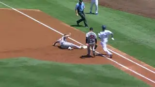 ATL@LAD: Adams slides into first base, nabs Bellinger